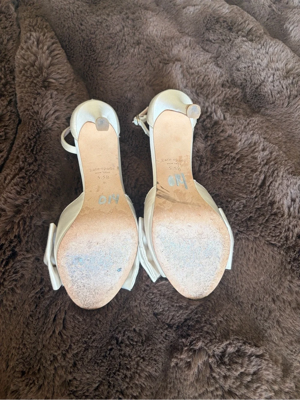 Kate Spade New York Bridal Bow Ivory Satin Hight Heel Sandals Size 5.5W